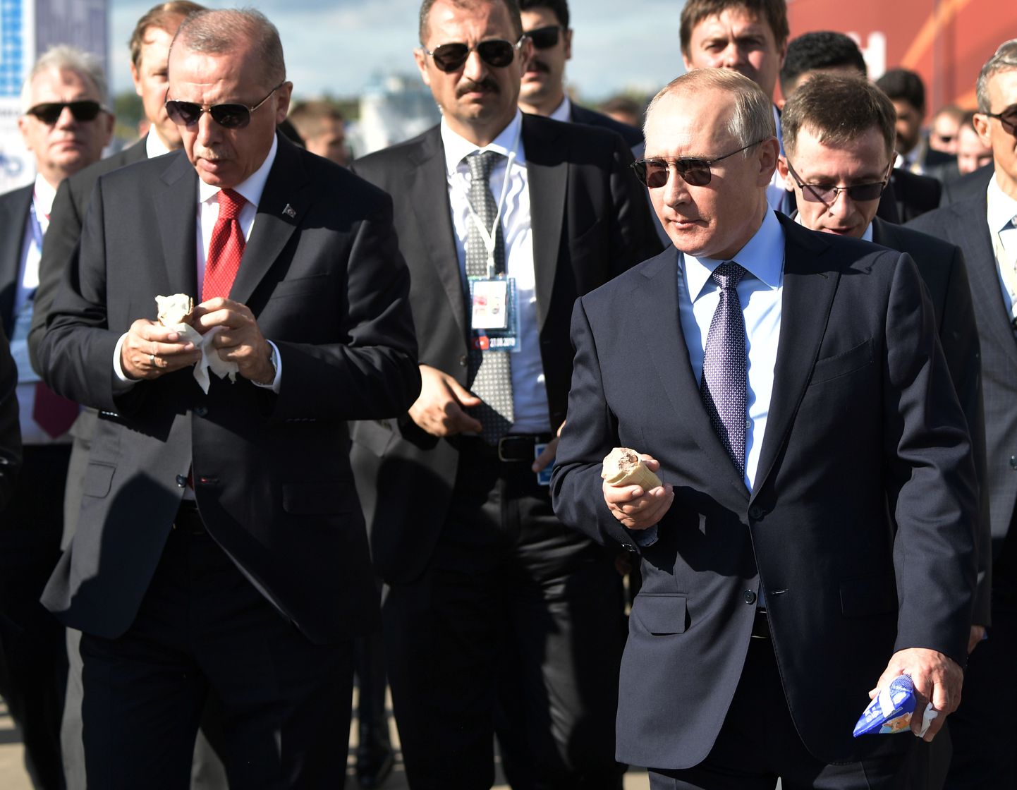 Venemaa president Vladimir Putin ja Türgi president Recep Tayyip Erdogan söövad
MAKS 2019 õhusõul jäätist.