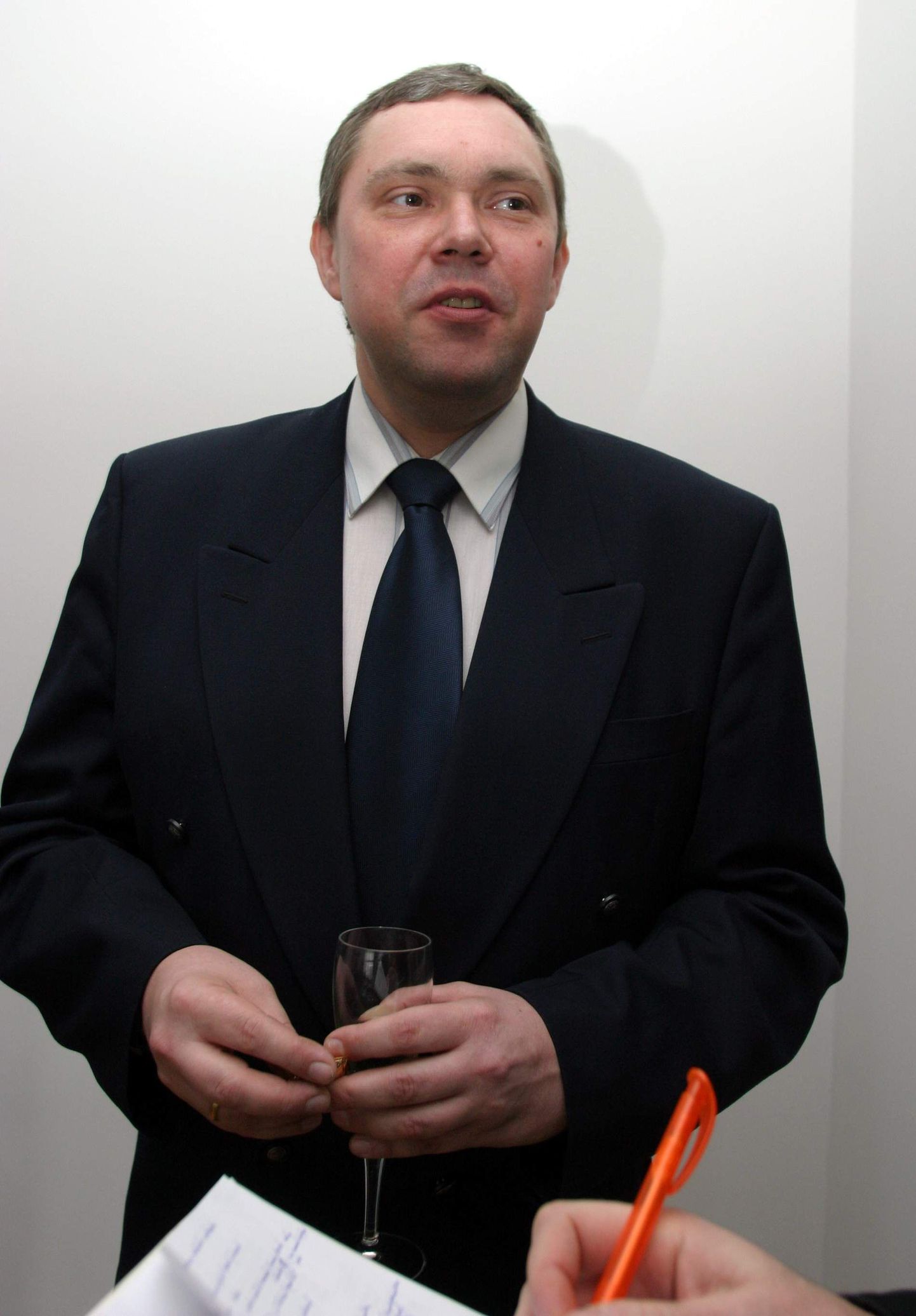 Maido Maadik 2004. aastal kultuuriministri vastuvõtul.