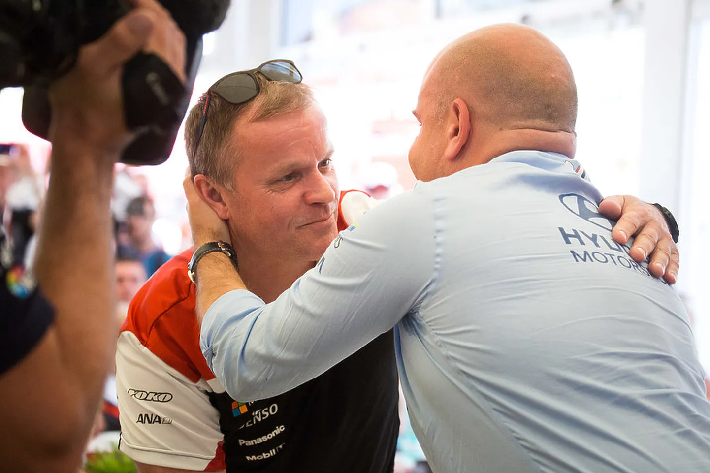 Tommi Mäkinen (vasakul) ja Andrea Adamo.