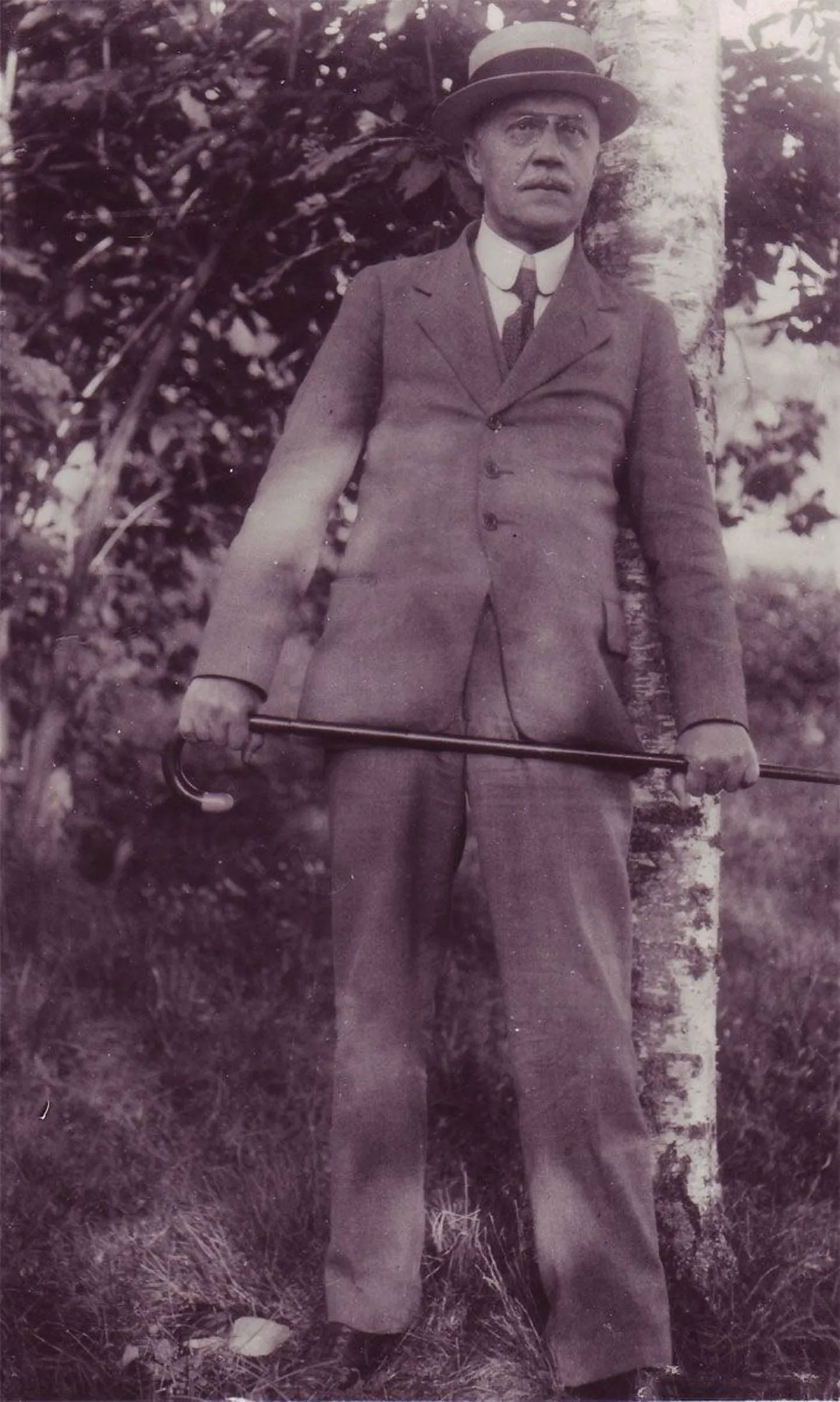 Eduard Vilde 1921. aastal Võsul.