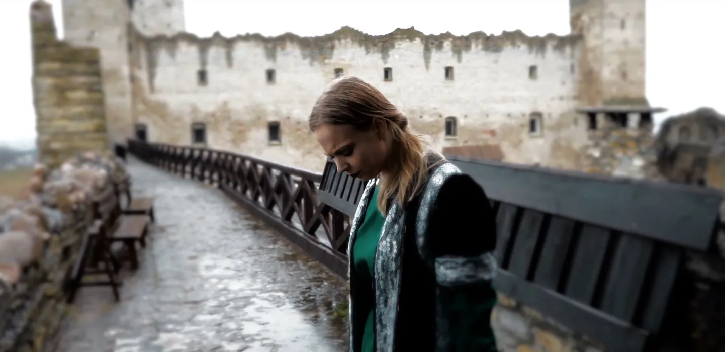 Katrin Ruuse muusikavideos «Im Not Givin Up»