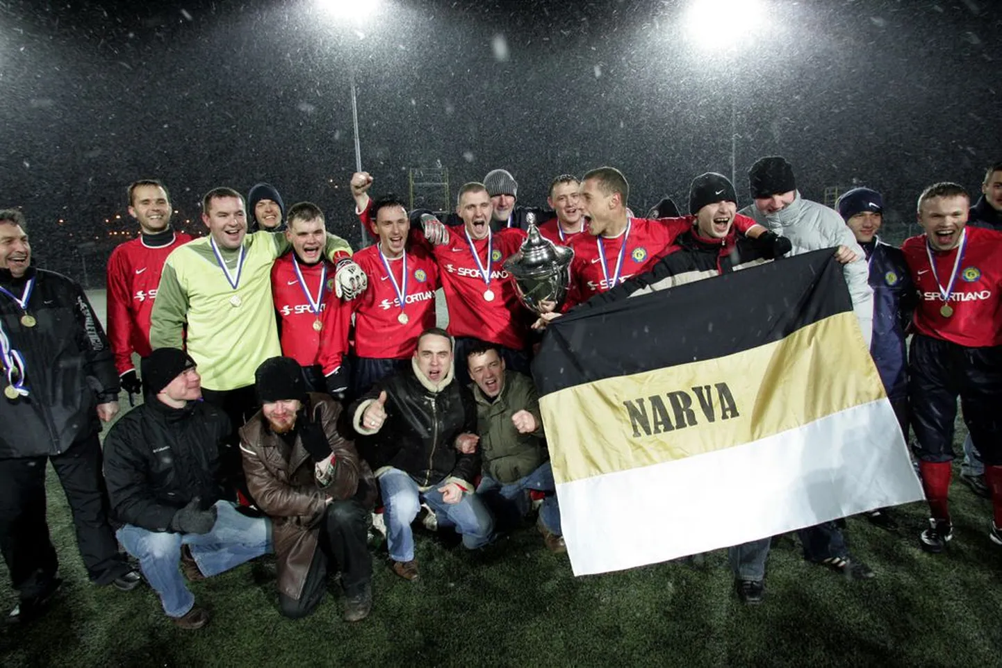 Narva Transi meeskond 8. märtsil pärast Eesti jalgpalli superkarika finaali..