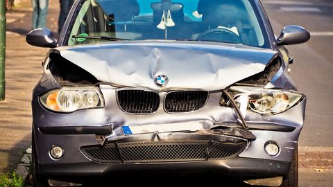 Anekdoot: üks tüüp jäi just auto alla