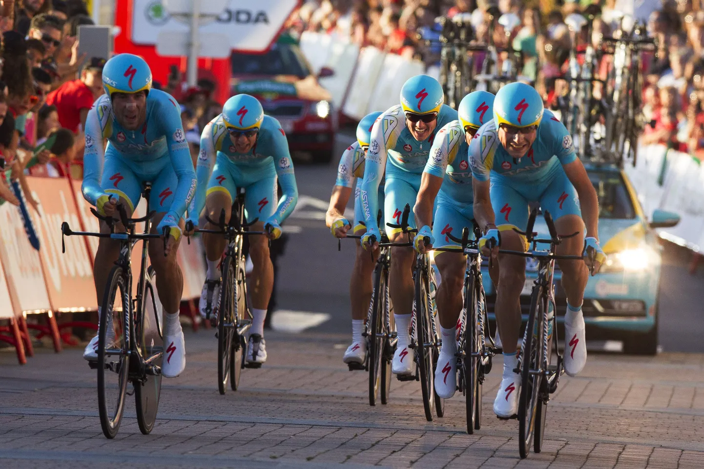 Astana meeskonna sõitjad.