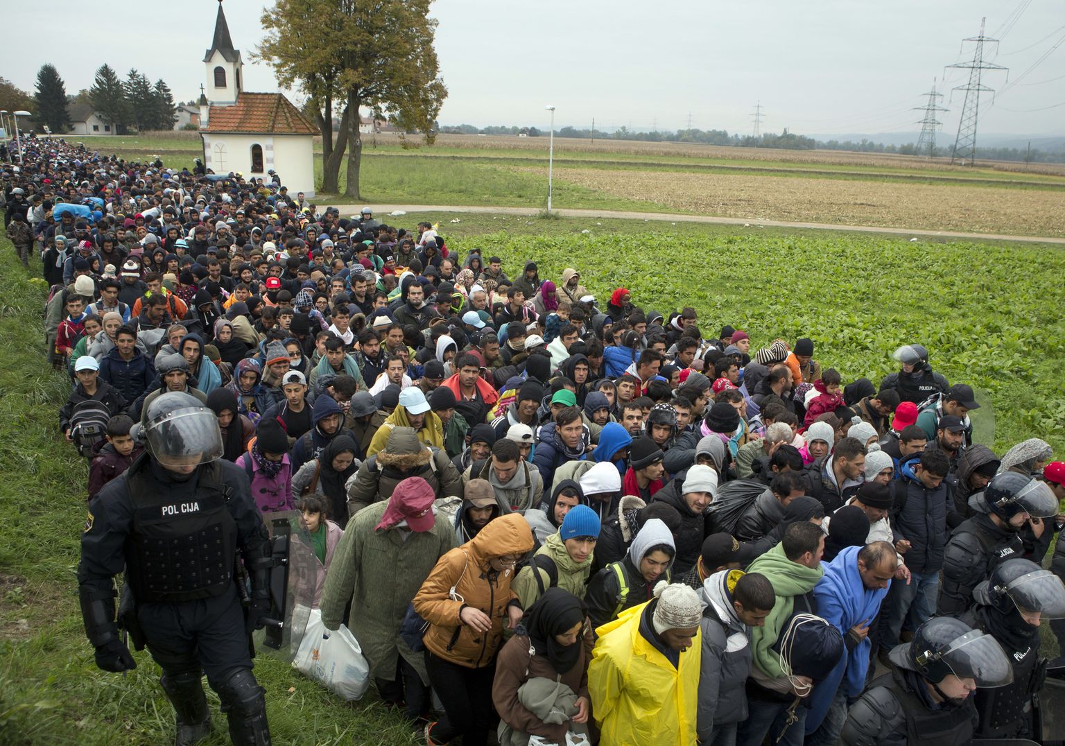 Süüria põgenikud liikumas oktoobris 2015 läbi Horvaatia, üritades jõuda Saksamaale