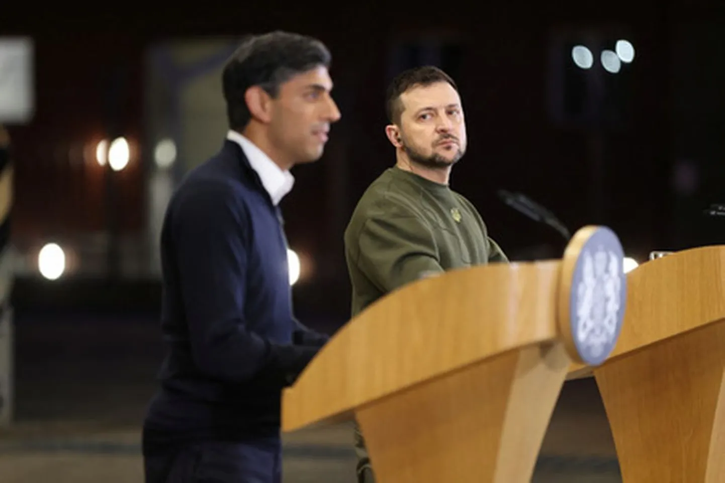 Lielbritānijas premjerministrs Riši Sunaks un Ukrainas prezidents Volodimirs Zelenskis