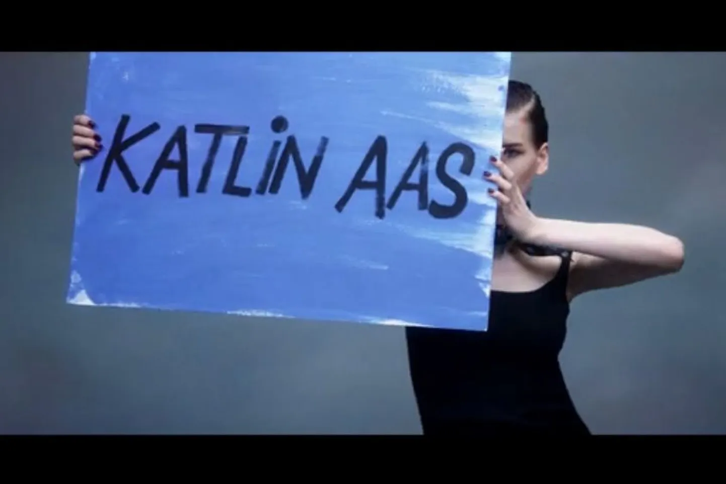Kätlin Aas Miu Miu kampaaniavideos.