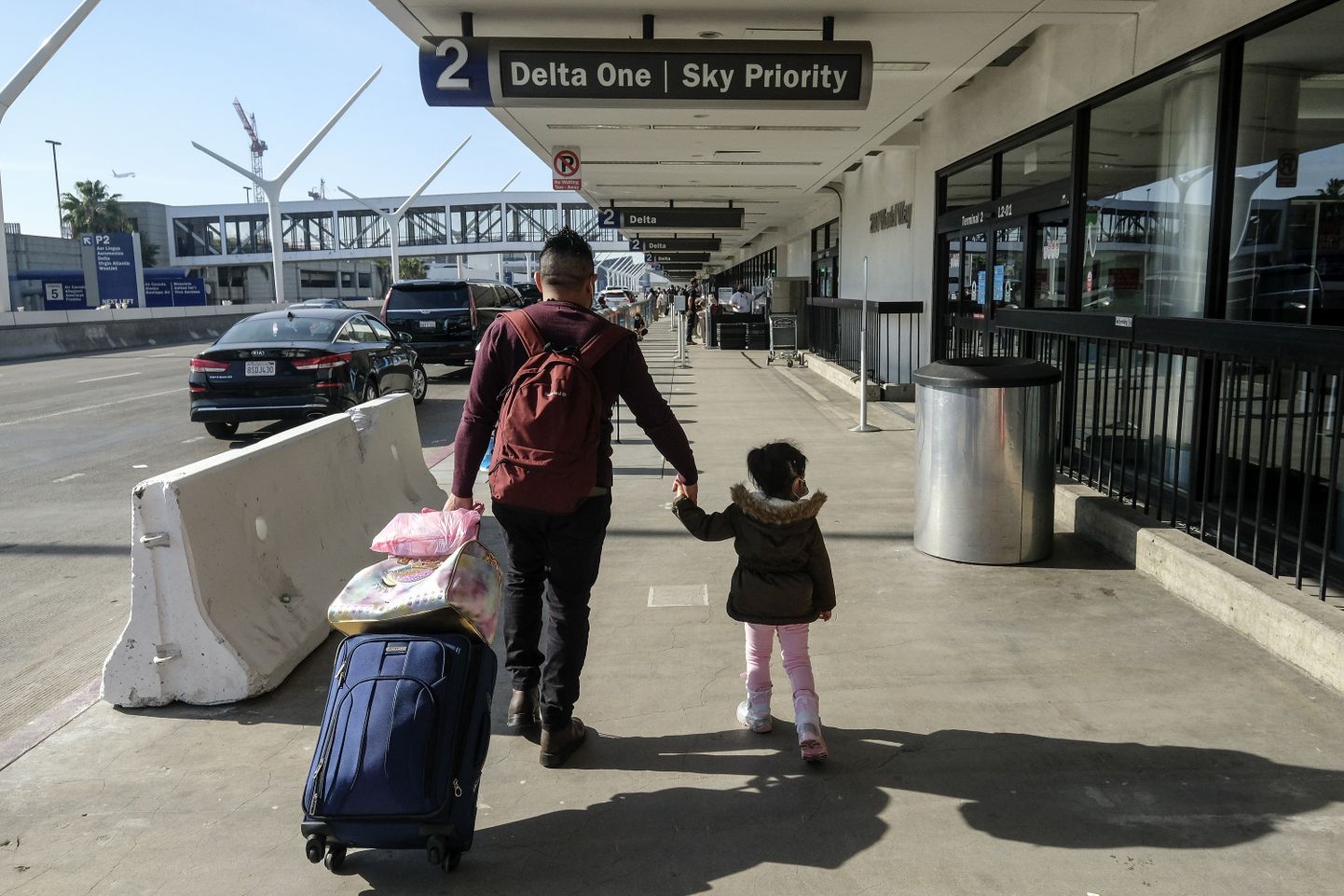 Reisijad saabuvad Los Angelese lennujaama USA läänerannikul.