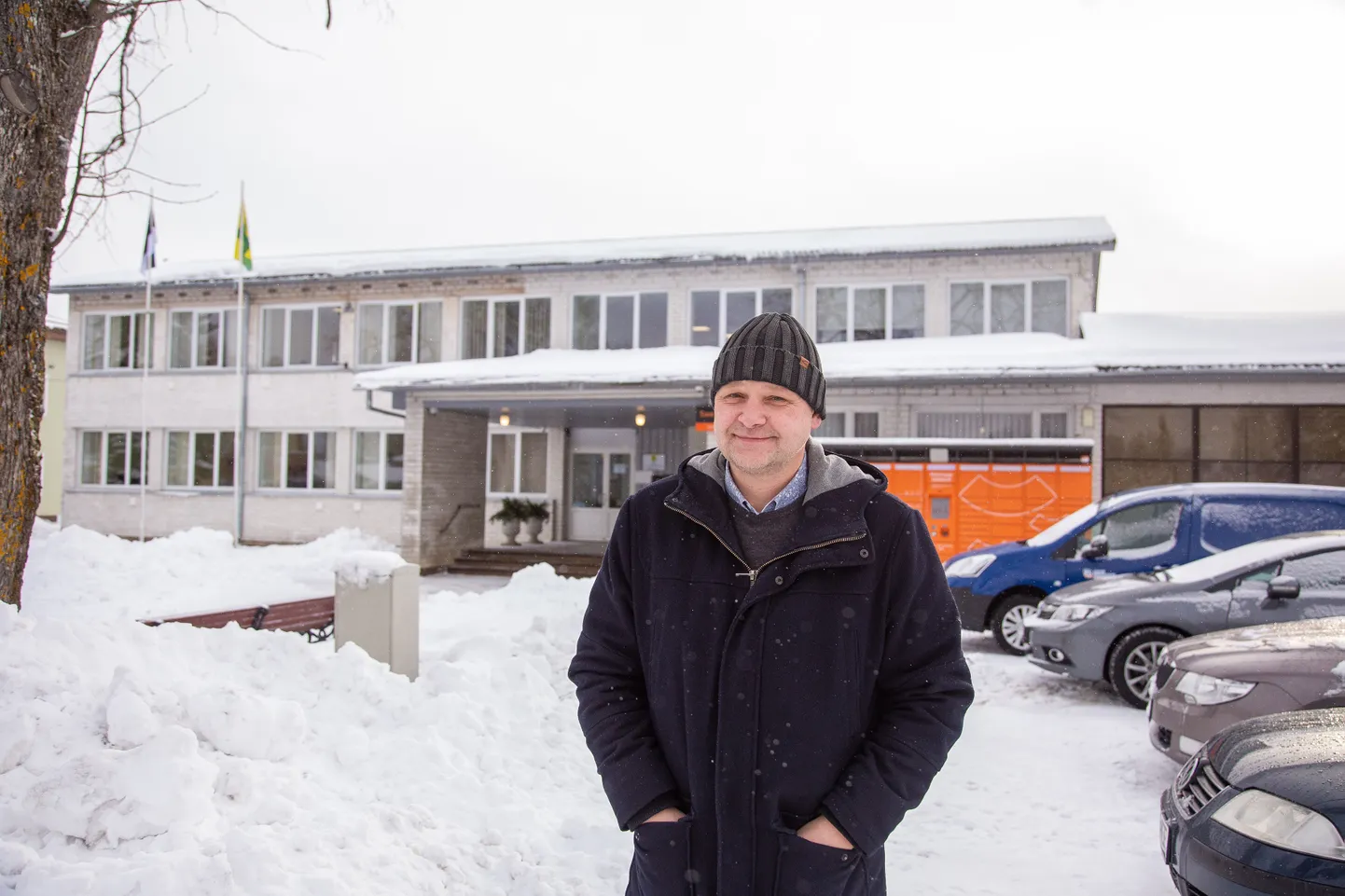 Alari Teppani esimese töönädala märksõna on lumi, sest seda on Koerus praegu lademetes ja piirkonnajuhina peab ta muu hulgas hoolt kandma selle eest, et talihooldus sujuks.