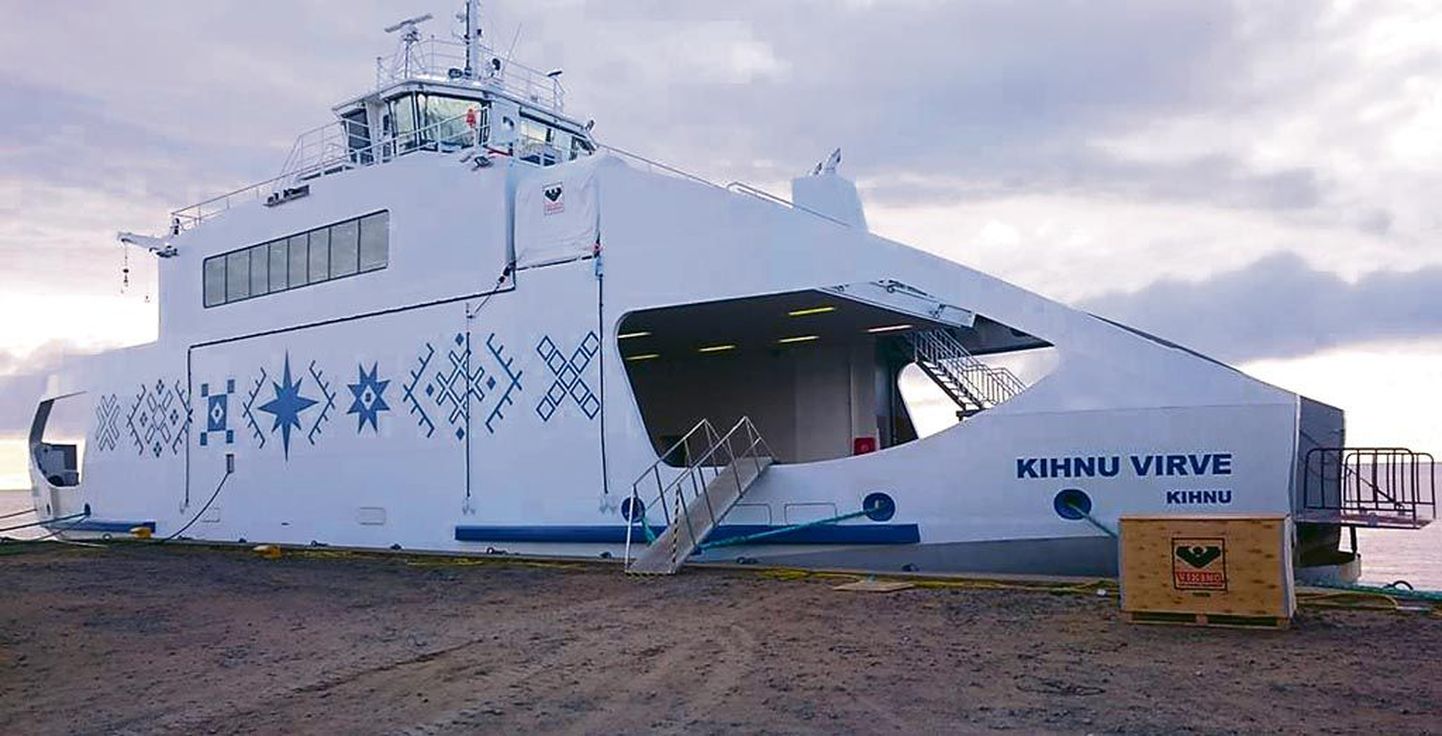 Kihnupärase kujundusega Kihnu Virve AS Baltic Workboatsi tehase kai ääres.