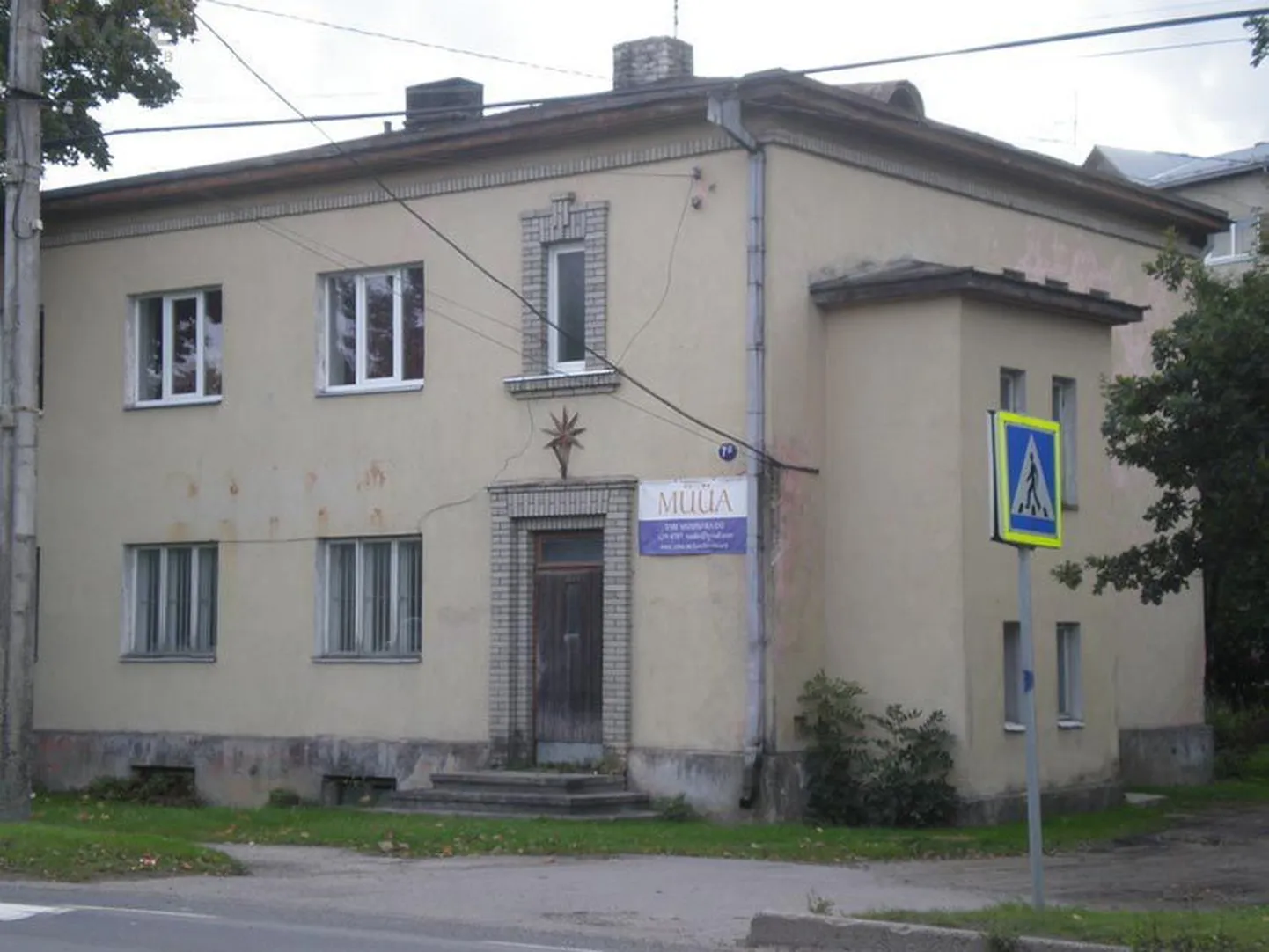40 000 eurot – Türi kesklinnas asuv korter, mille planeering on läbi mitme korruse, kuus tuba, üldpind 194 m².