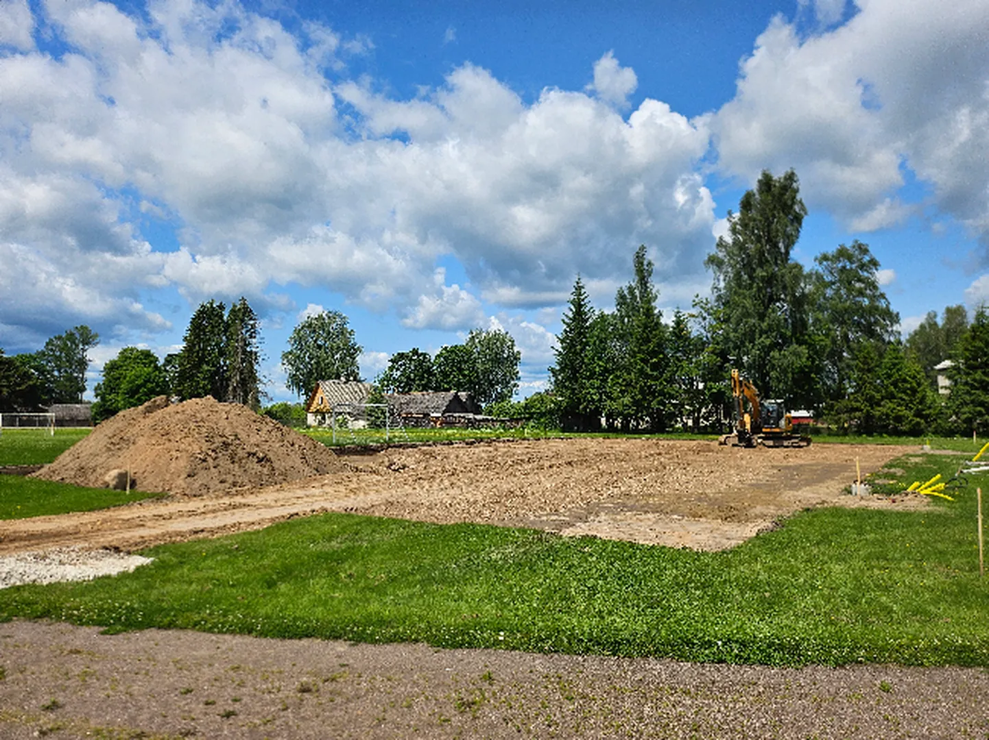 Tööd Kanepi gümnaasiumi staadionil