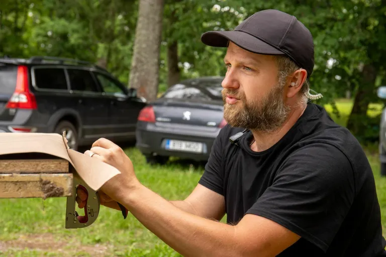 Telesarja «Elu võimalikkusest maal» produtsent Anatoli Tafitšuk võtteplatsil.
