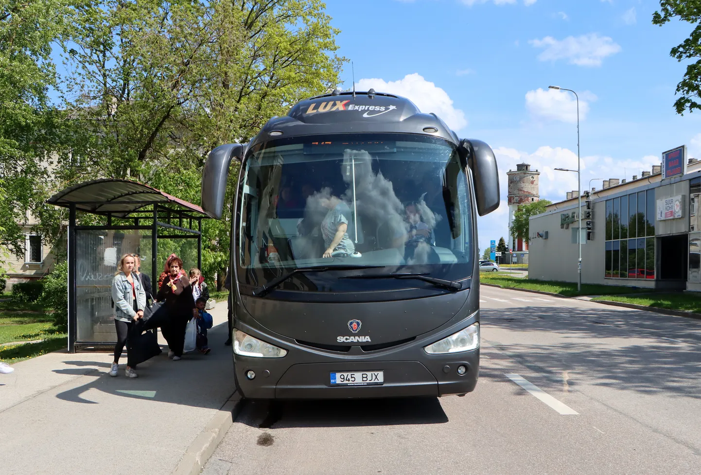 Пассажирам автобусов "Lux Express" больше года приходится ждать междугородного рейса в некомфортных условиях.