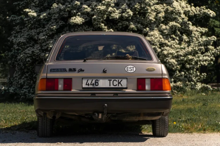 Eestis arvel 1997. aastast. Sooper ostis ta 2009 ühe Lõuna-Eesti perekonna käest 5500 krooni (u 350 eurot) eest ja on Eestis selle teine omanik.