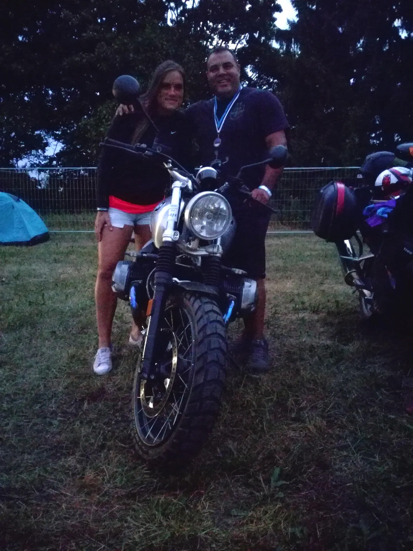 Elukaaslased Kristiina Nurk ja Jeremy Jimenez elavad Floridas, kuid veedavad puhkuse Eestis, kus alati käivad ka motokokkutulekul Jõgevatreff.