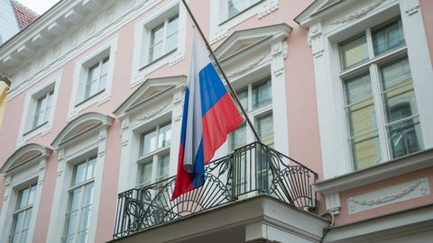 Посольство России снимало квартиру в центре города по цене чашки кофе
