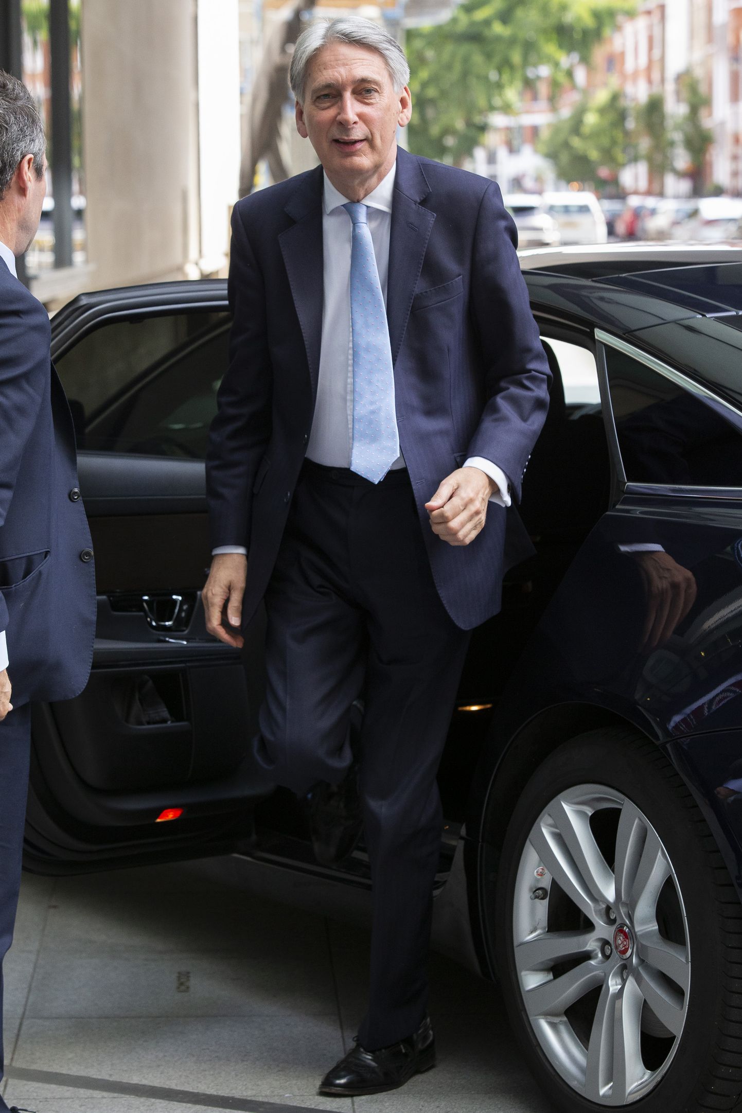 Briti rahandusminister Philip Hammond pühapäeval Londonis rahvusringhäälingu BBC peakorterisse saabumas.