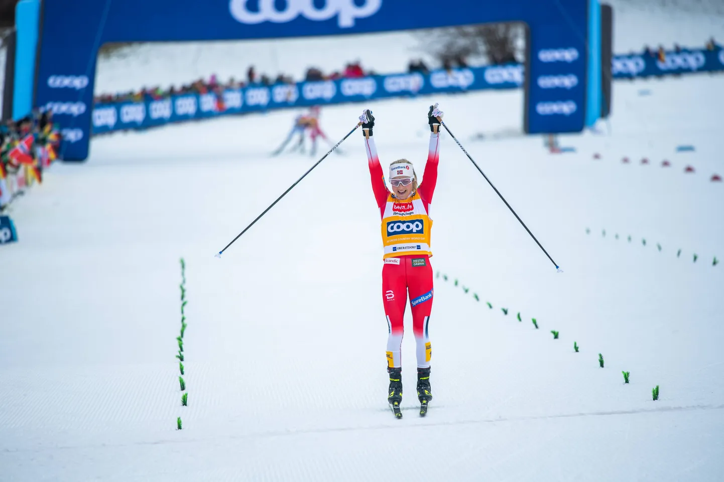 Therese Johaug on tänavu saanud korduvalt finišeerida uhkes üksinduses.