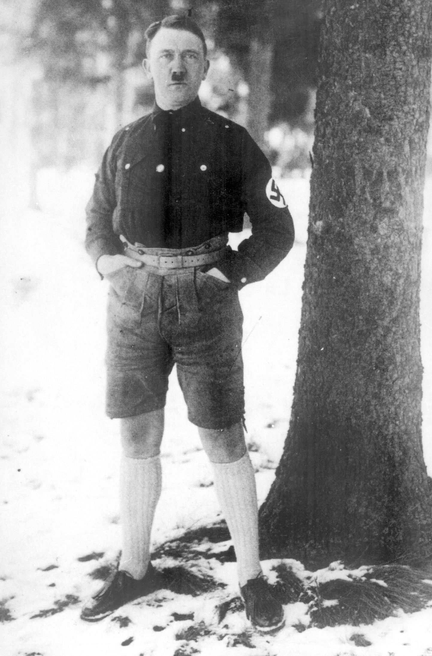 Adolf Hitler Baieri nahkpükstes