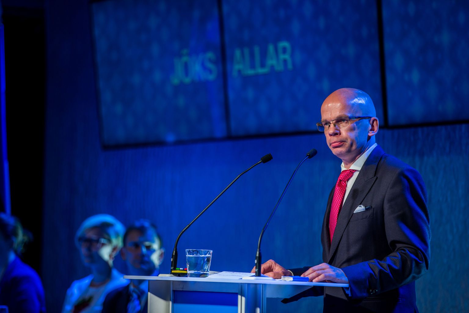 Allar Jõks lubas riigipeaks saamise korral oma tegevuses Eesti Vabariigi presidendina juhinduda väärikusest, vabaduses ja vastutusest.