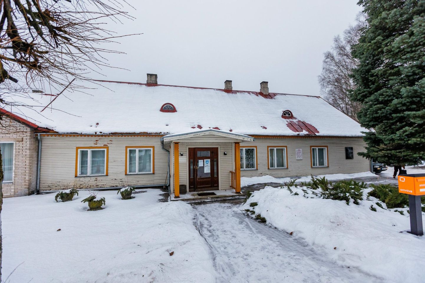 Tõrva vallavalitsusele kuuluv maja Tartu tänav 20 läheb müüki. Hoone väärtuseks on hinnatud 130 000 eurot.

 