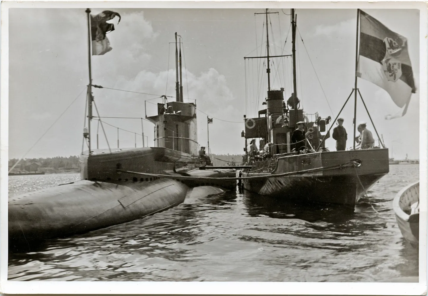 Подлодка «Калев» и миноносец «Сулев» в Таллиннском заливе, 1939 год.
