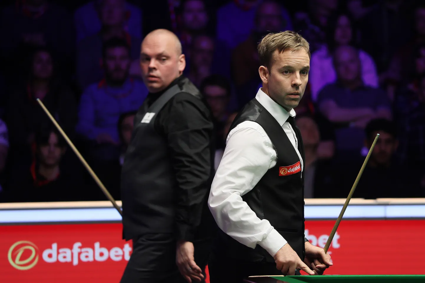 Stuart Bingham (vasakul) ja Ali Carter.