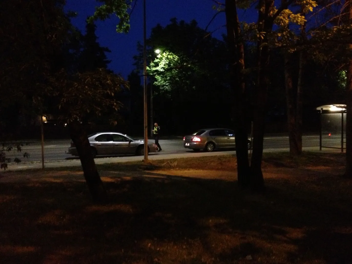 В Тарту полицейским только после погони удалось остановить пьяного водителя.