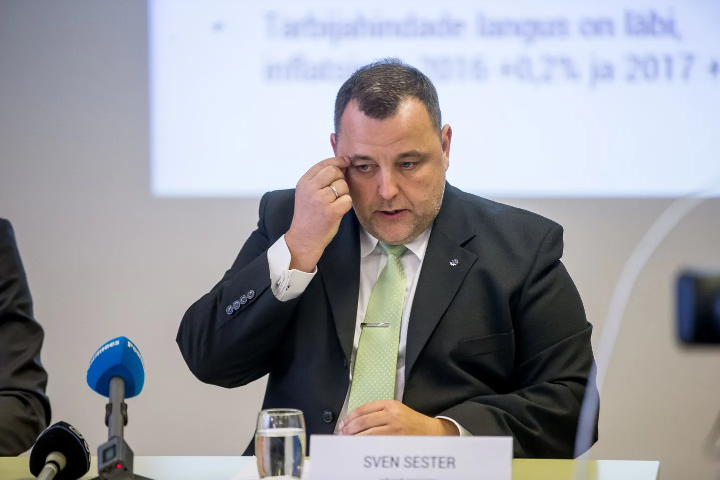Rahandusminister Sven Sester.