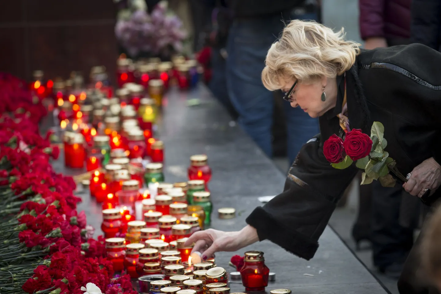 Moskvas mälestas 50 000 inimest Peterburi terroriohvreid.
