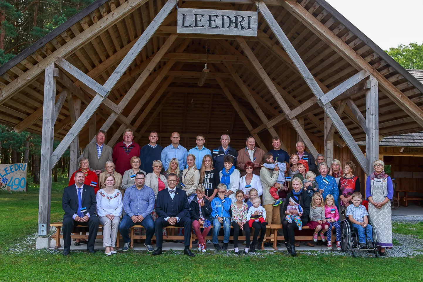 AASTA KÜLA: 2015 Leedri küla esindus koos president Toomas Hendrik Ilvesega.