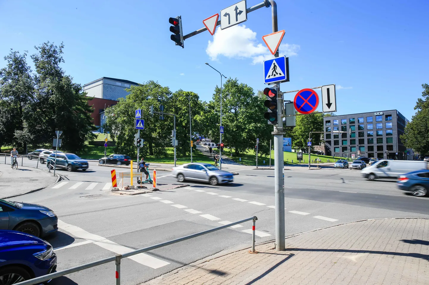 Kalevi ja Riia tänava ristmiku foorid vahetatakse välja hiljemalt oktoobri keskpaigaks.