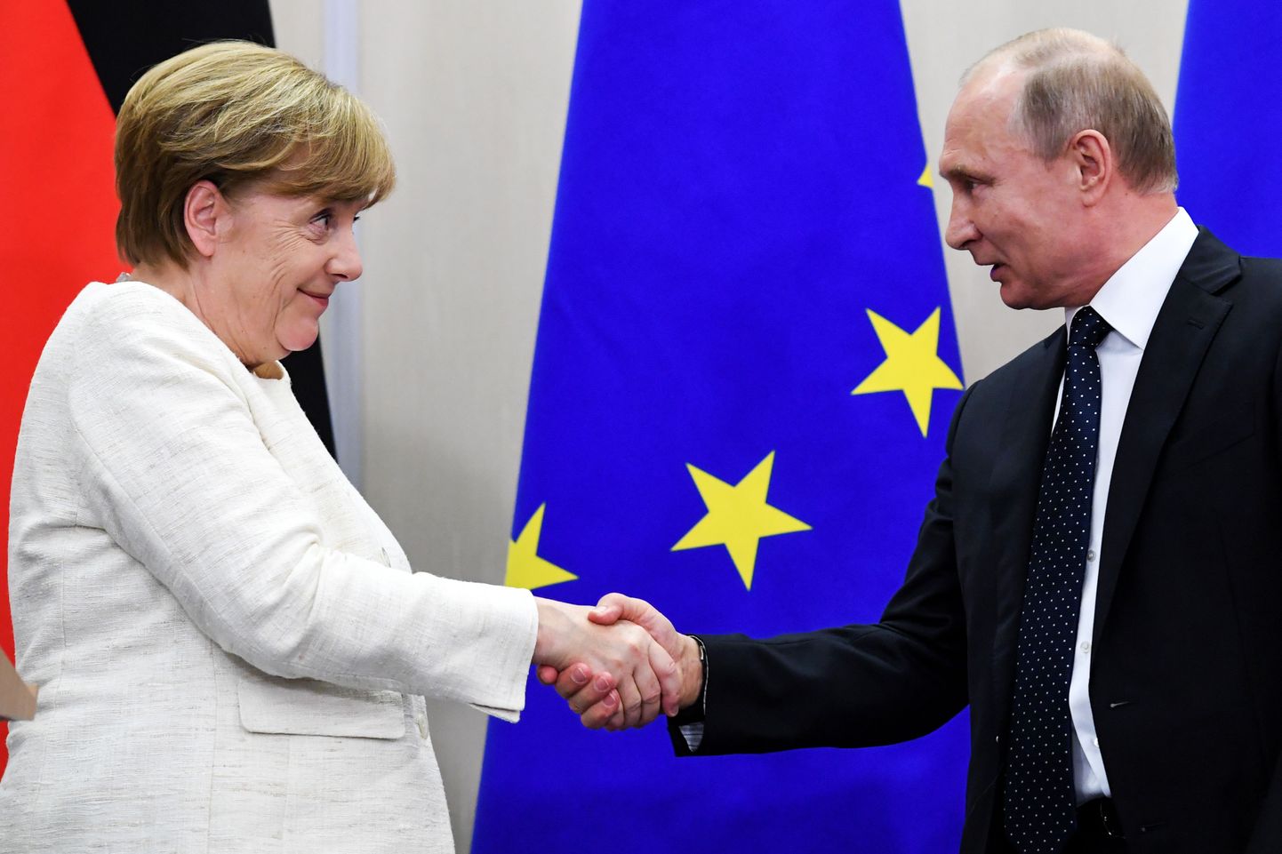 Saksa kantsler Angela Merkel ja Venemaa president Vladimir Putin tänasel ühisel pressikonverentsil.