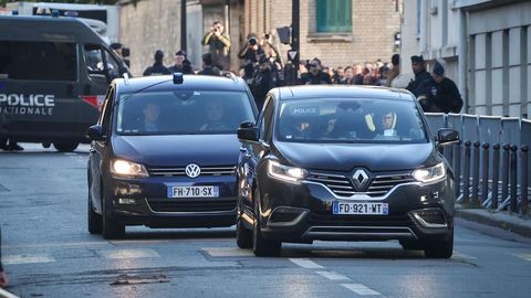 Prantsusmaa ekspresident Sarkozy saabus Pariisi vanglasse