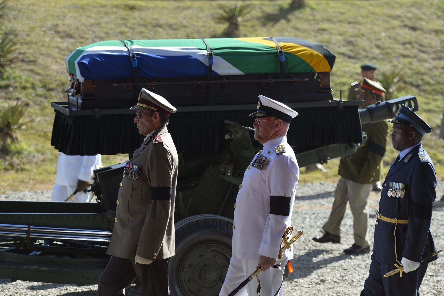 Mandela kirst täna teel perekonna hauaplatsi poole.