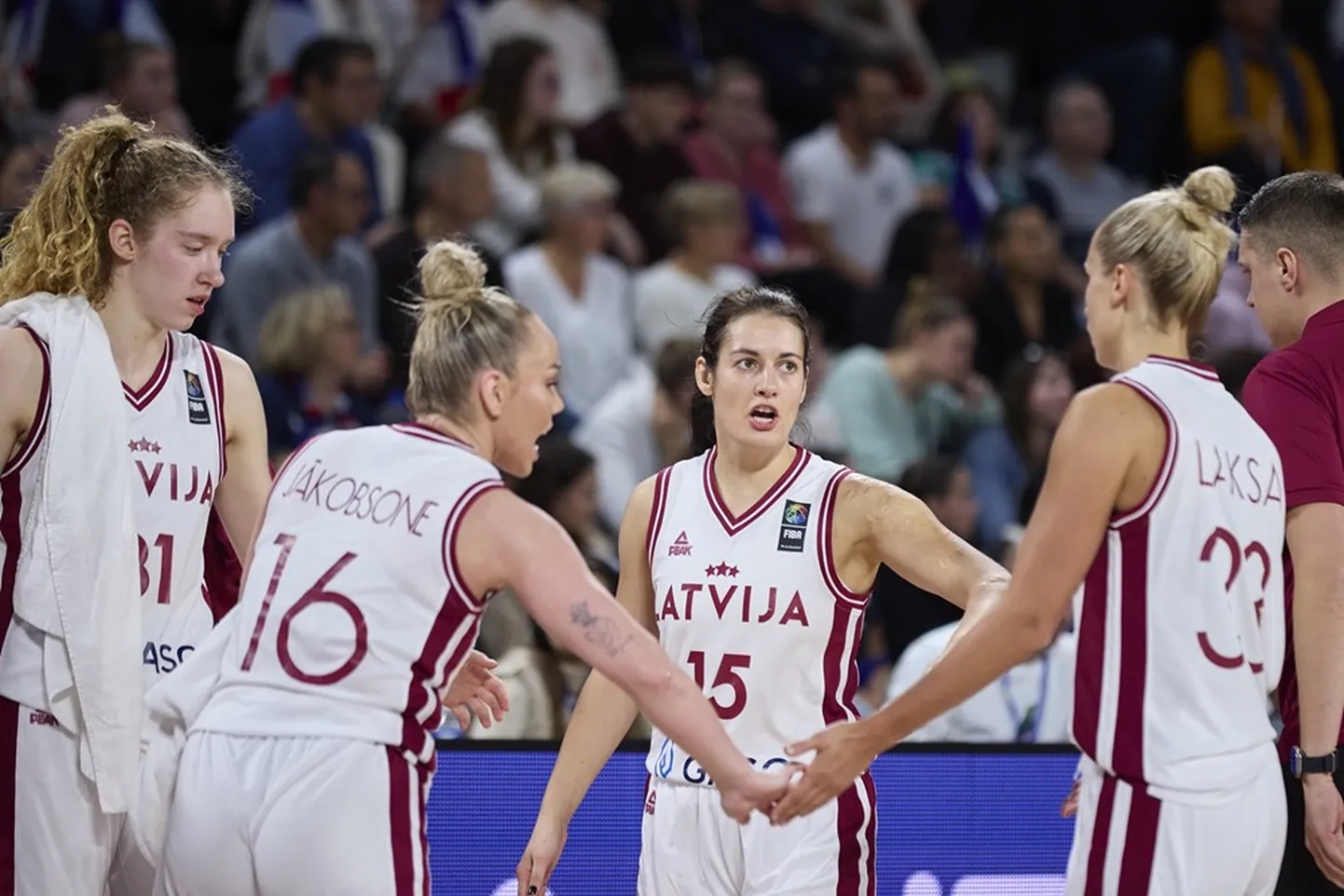 Latvijas izlases basketbolistes