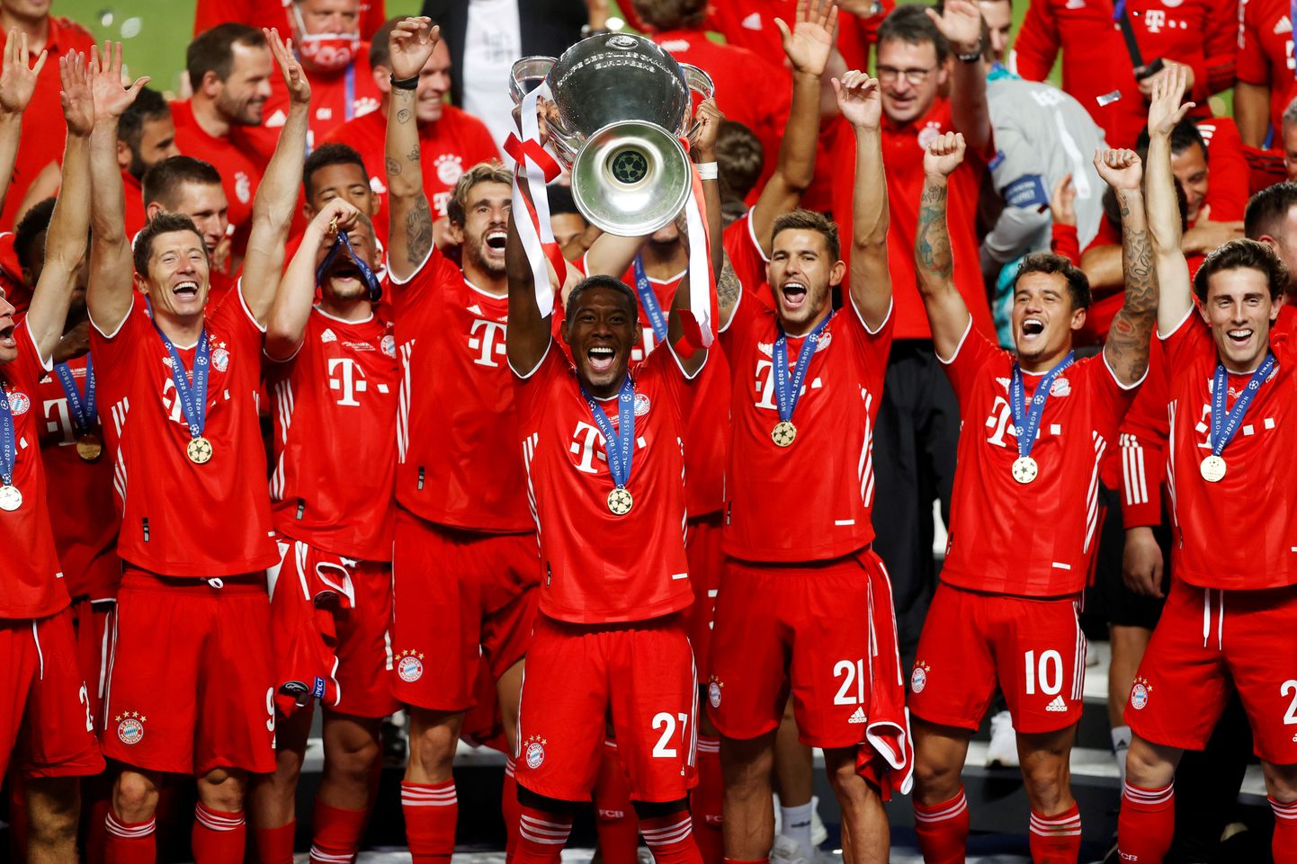 Kuus kuud tagasi krooniti Müncheni Bayern Euroopa parimaks jalgpalliklubiks. Nüüd alustavad nad uuesti Meistrite liiga play-off'i kadalippu.