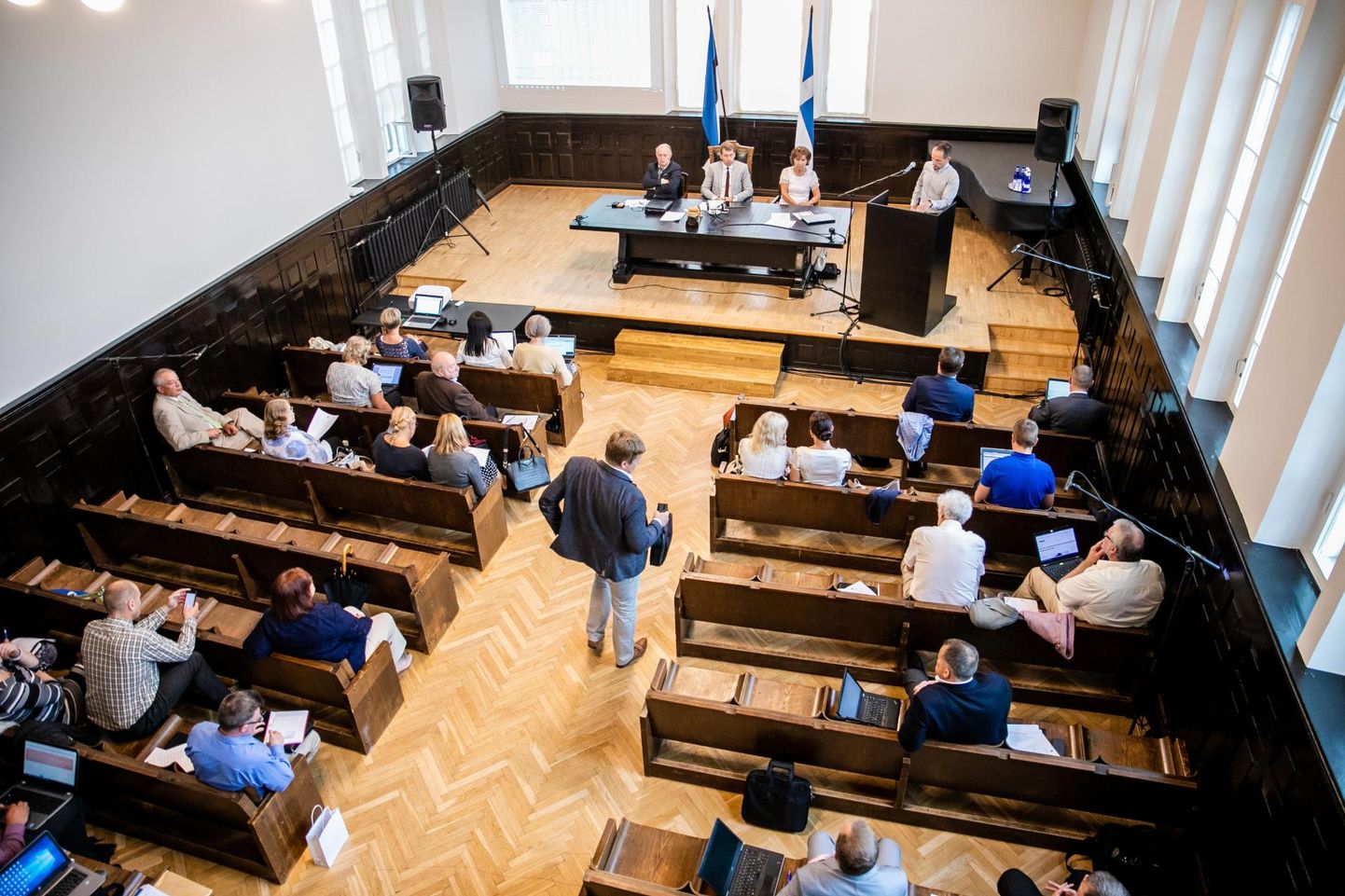 Pärnu linnavolikogu võimuliit tahab alandada toimetulekutoetuse saamise piirmäära. Näiteks Tõstamaa puhul 350 eurolt 140 euroni.
