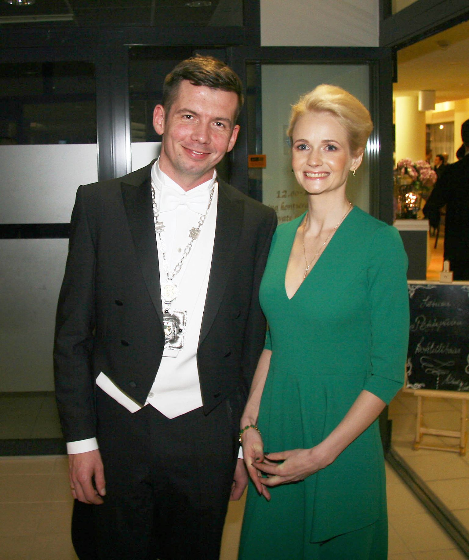 Martin Repinski koos abikaasa Siret Kotka-Repinskiga mullu Jõhvi aastalõpuballil.
