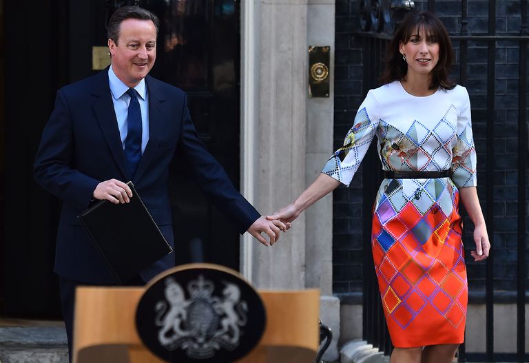 David Cameron koos abikaasa Samanthaga peaministri residentsi juures Downing Streetil pärast Brexiti referendumit 2016. aasta juunis.
