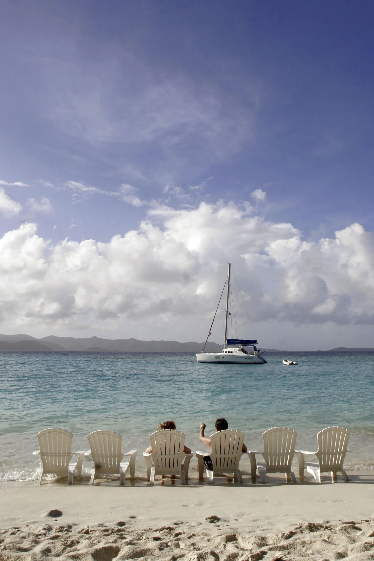Jost Van Dyke'i saare rand Briti Neitsisaartel. Troopilised saared pole mitte ainult puhkajate, vaid ka maksude maksmisest viilijate paradiis.