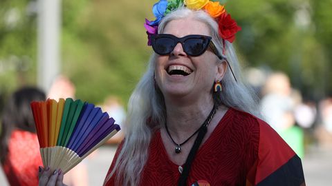 ГАЛЕРЕЯ ⟩ Смотри, как проходит радужная демонстрация ЛГБТК+ в Таммсааре парке