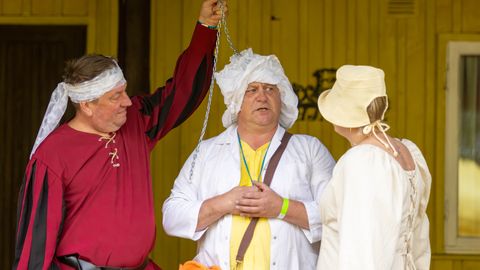 Kuhjavere külateatrite festival pidas vihmale vastu