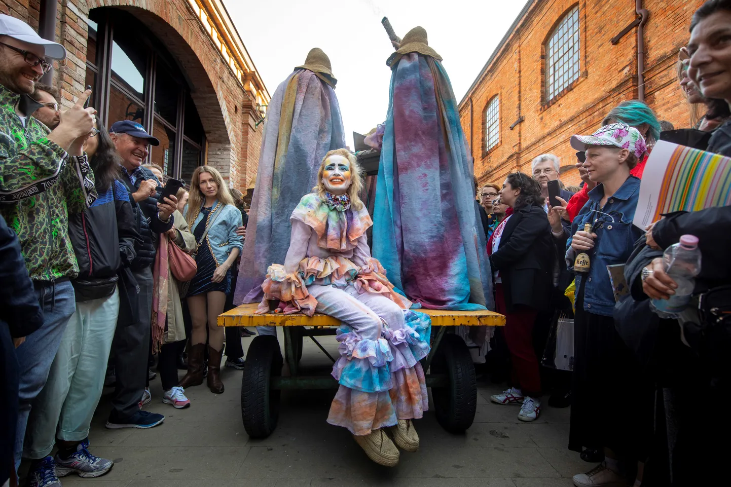 58. Veneetsia biennaali Eesti paviljoni avamine rituaalse performance'iga.