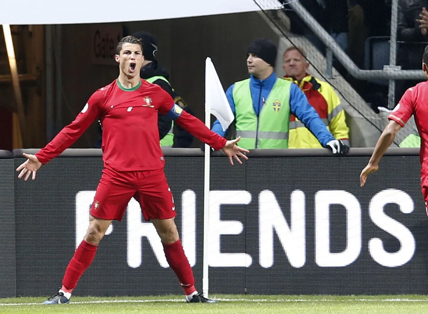 Cristiano Ronaldo tähistamas Rootsi vastu löödud väravat.