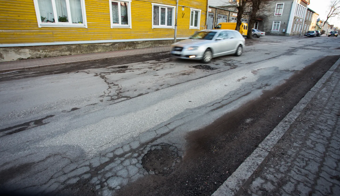Rakvere Pikk tänav, löökaugud