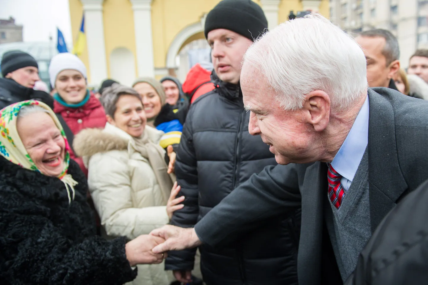 На Евромайдане в Киеве выступили американские сенаторы Маккейн и Мерфи.