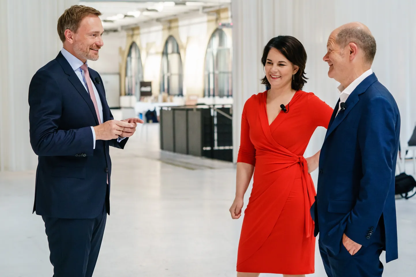 Need poliitikud saaksid omavahelise kokkuleppe korral moodustada nn valgusfoori koalitsiooni. Vasakult: Christian Lindner (FDP), Annalena Baerbock (rohelised) ja Olaf Scholz (SPD).