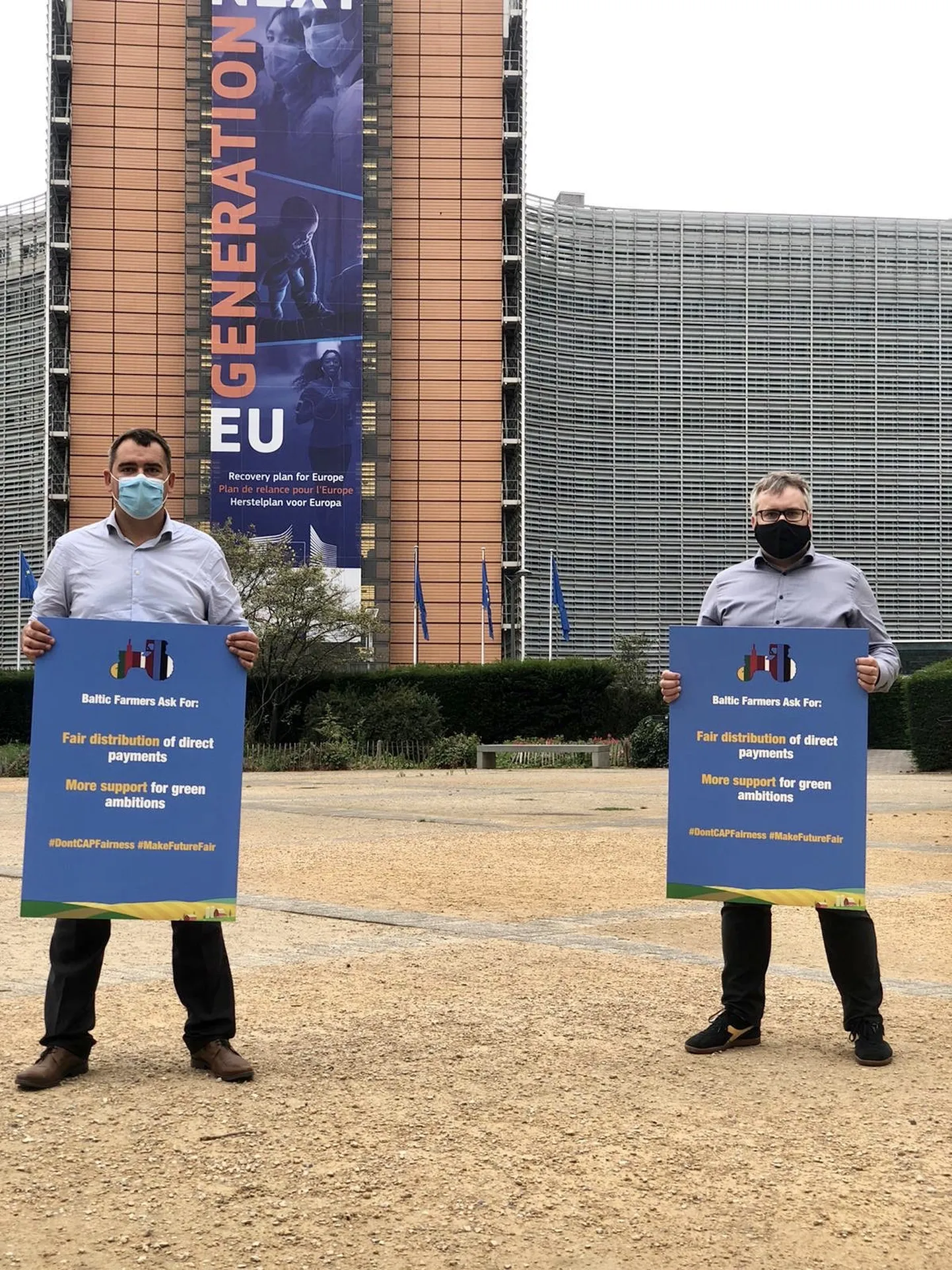 Balti riikide põllumeeste esindajad korraldasid Brüsselis ELi nõukogu ja Euroopa Komisjoni ees ka miniaktsiooni oma nõudmiste meelde tuletamiseks (foto lisatud). COVID-19 piirangud takistavad seekord suurema meeleavalduse korraldamist, nagu seda on tehtud varasemate Euroopa Ülemkogude ajal.